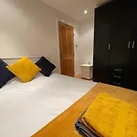 Beautiful & Luxurious Apartment In Richmond