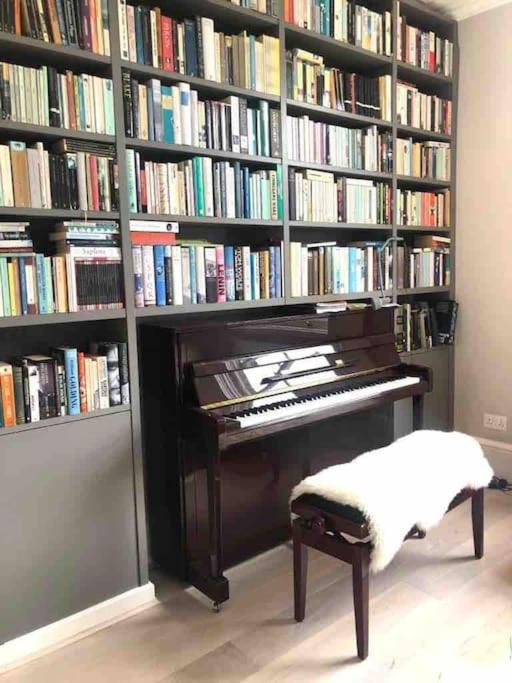 Stylish Georgian Townhouse On Richmond Hill
