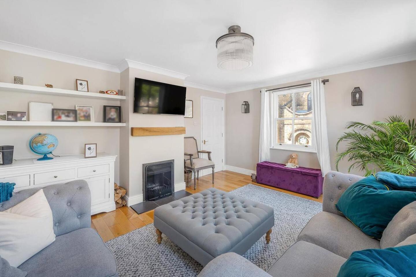 Beautiful House On Stunning Richmond Hill Holiday home *