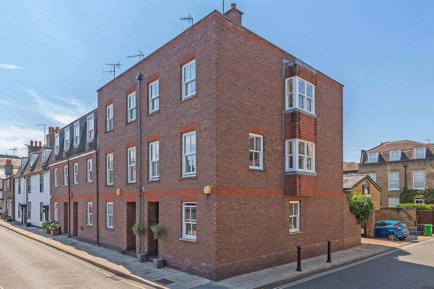 Beautiful House On Stunning Richmond Hill Holiday home