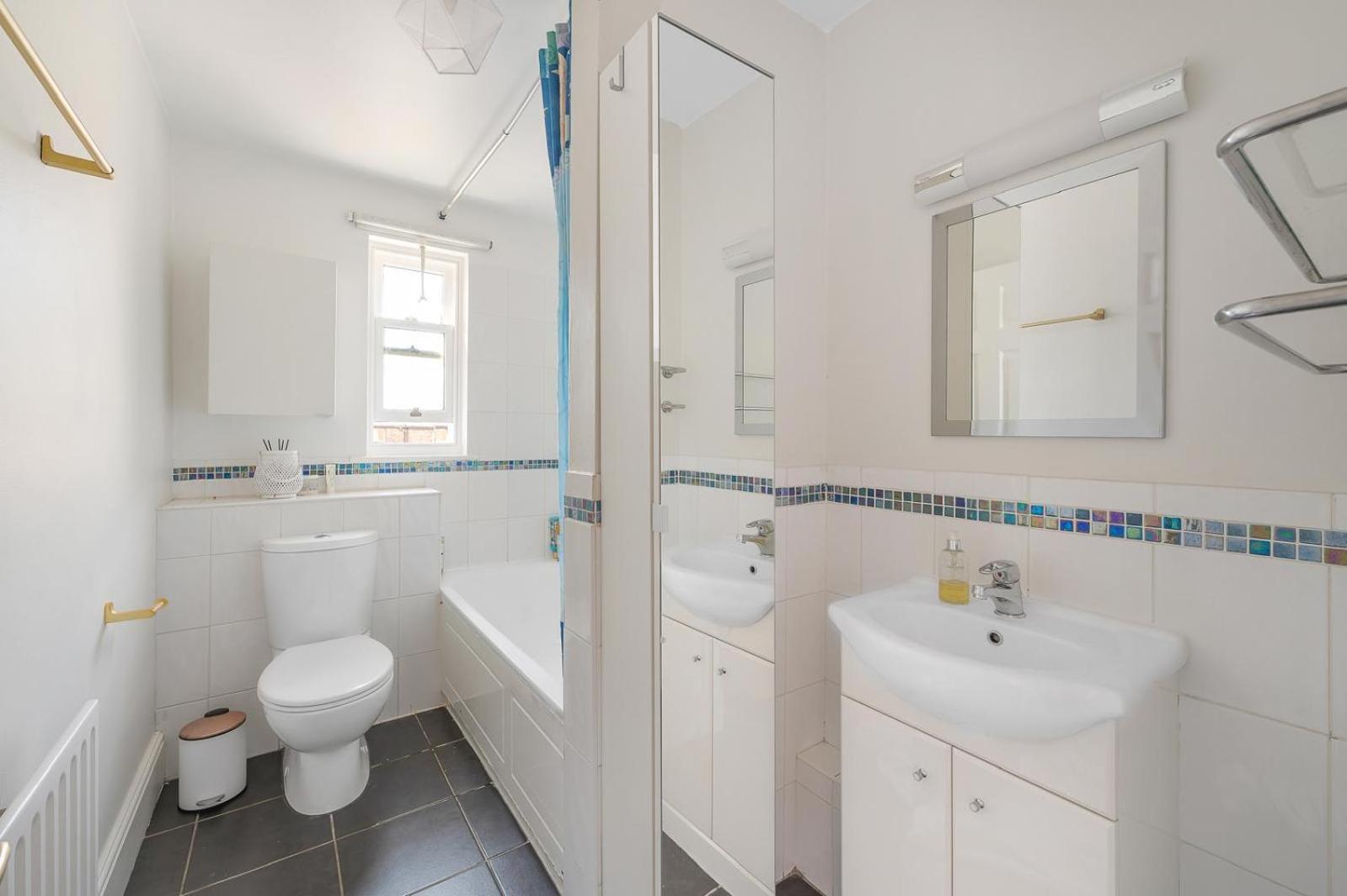 Holiday home Beautiful House On Stunning Richmond Hill *