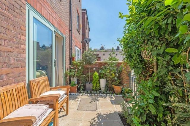 Holiday home Beautiful House On Stunning Richmond Hill *