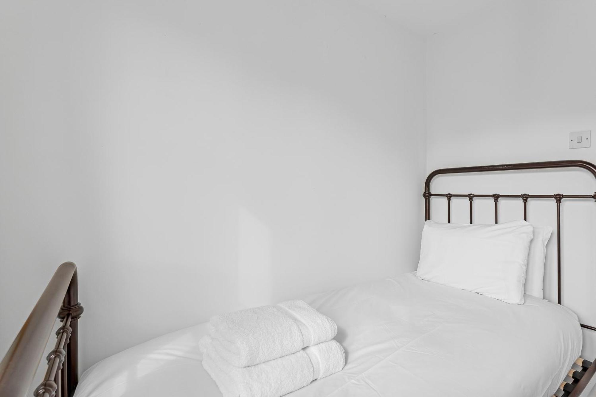 Holiday home Beautiful Three-bedroom House In Richmond *