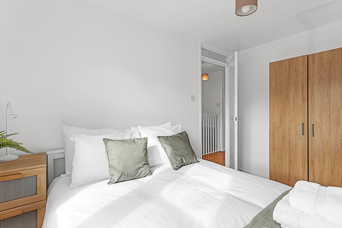 Beautiful Three-bedroom House In Richmond Holiday home