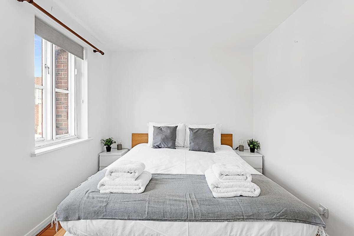 Beautiful Three-bedroom House In Richmond * Richmond (Greater London)