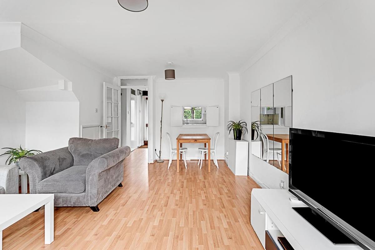 Beautiful Three-bedroom House In Richmond *