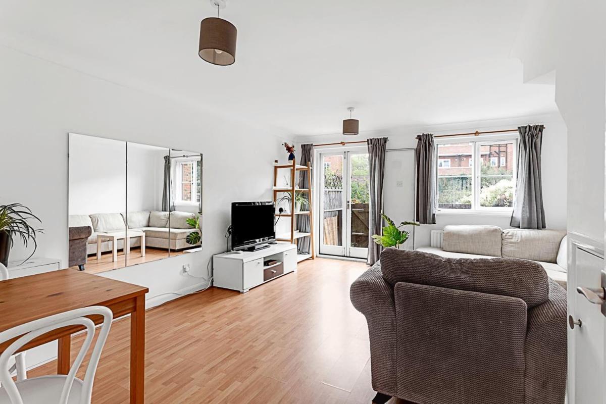 Beautiful Three-bedroom House In Richmond Holiday home *