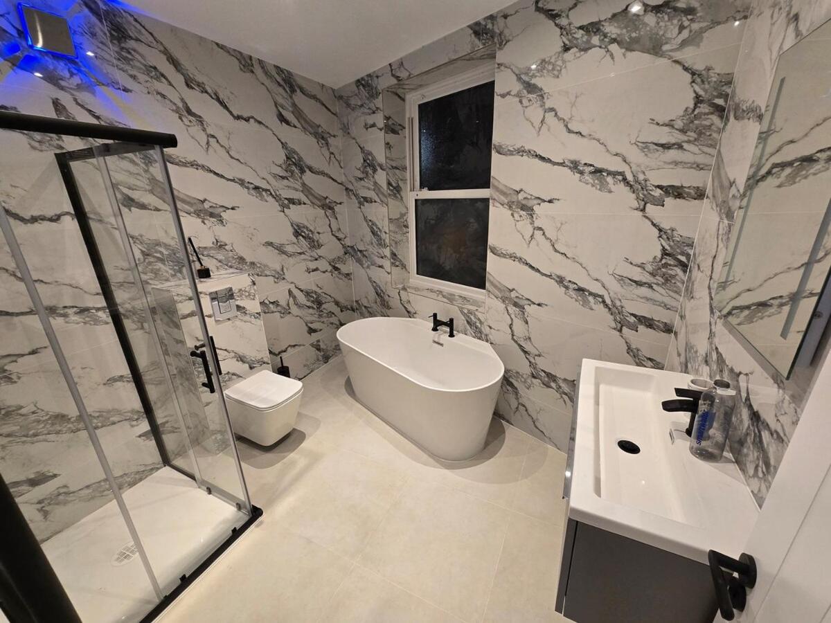 Apartment Kew View 2br Sleeps 9, Walk To Tube & Sights Richmond (Greater London)