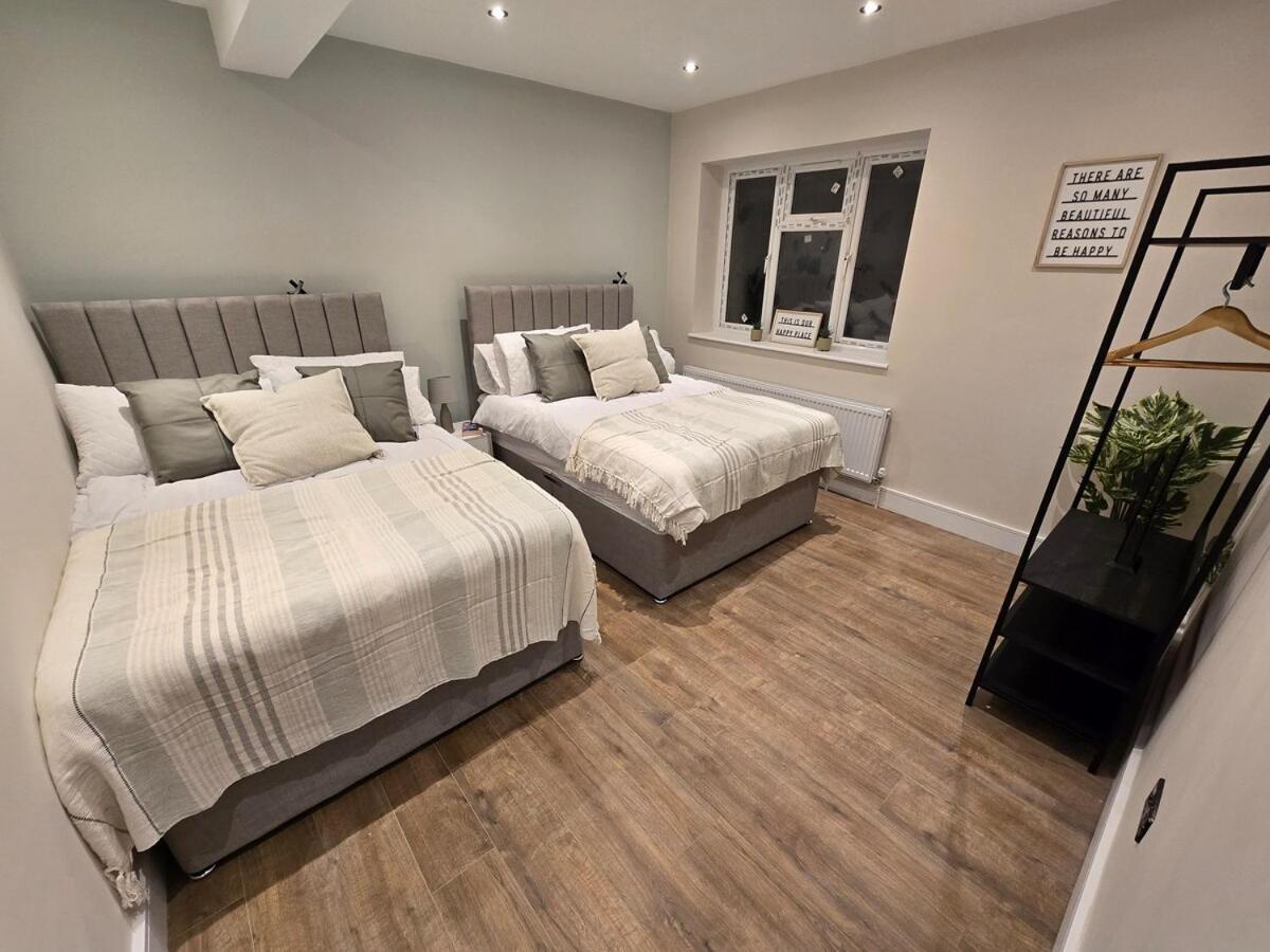 Kew View 2br Sleeps 9, Walk To Tube & Sights *
