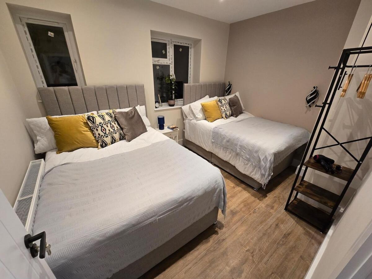 Kew View 2br Sleeps 9, Walk To Tube & Sights Richmond (Greater London)
