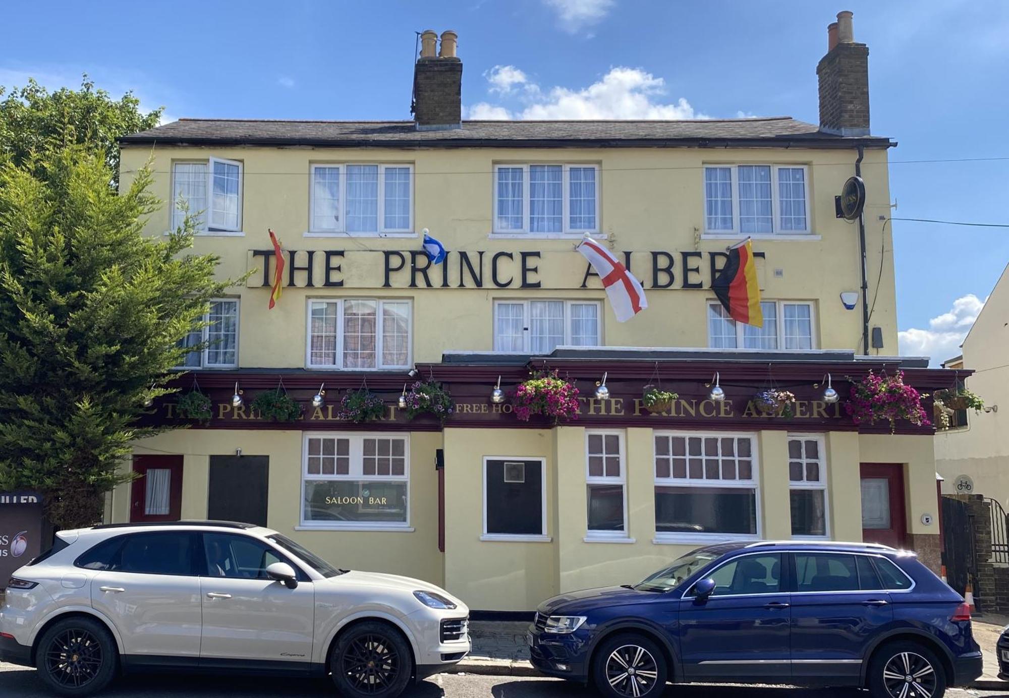 The Albert, Whitton Pensão *