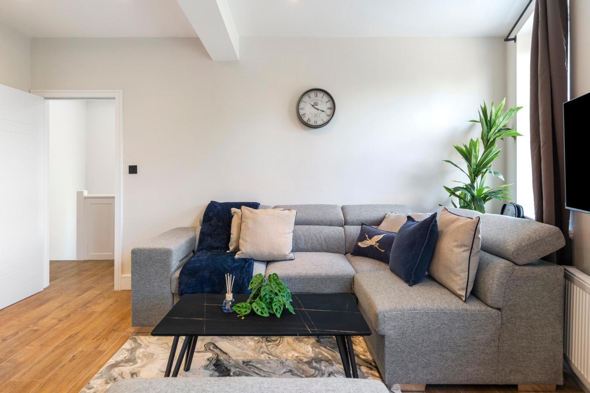 Kew View 2br Sleeps 9, Walk To Tube & Sights Apartment *