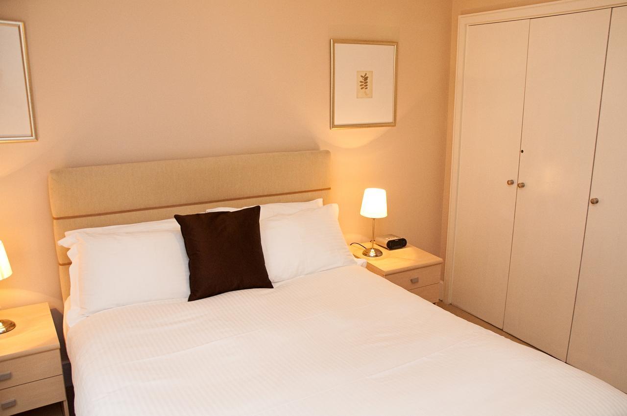 Pepys Street Apartment