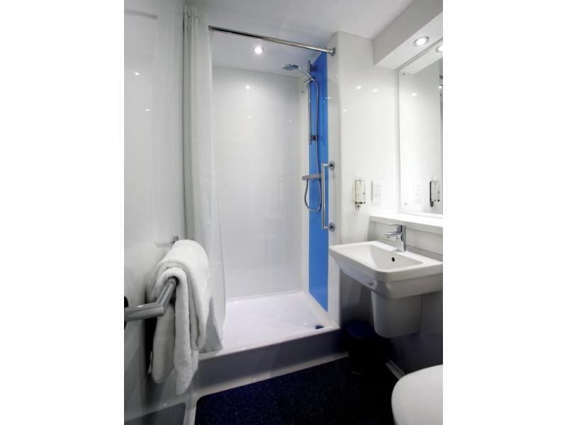 Hotel Travelodge London Richmond 3*