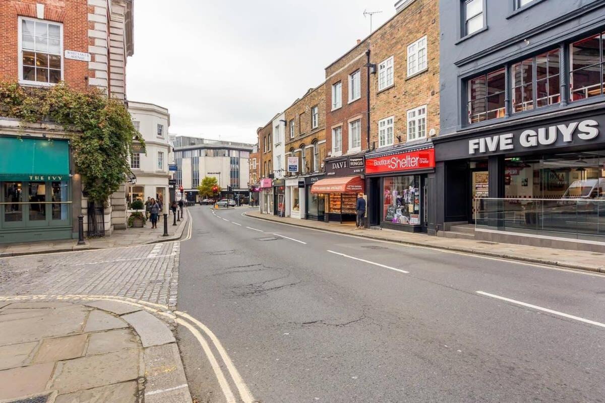 Large Luxury In Heart Of Richmond Apartment