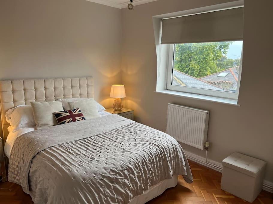 Richmond-on-thames, London, Luxery Apparment With Balcony