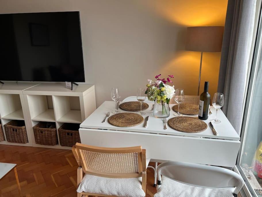Richmond-on-thames, London, Luxery Apparment With Balcony * Richmond (Greater London)
