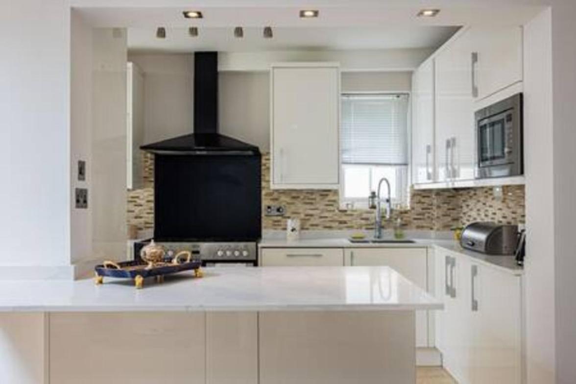 Tudor House - Kingston Luxury 5 Bed