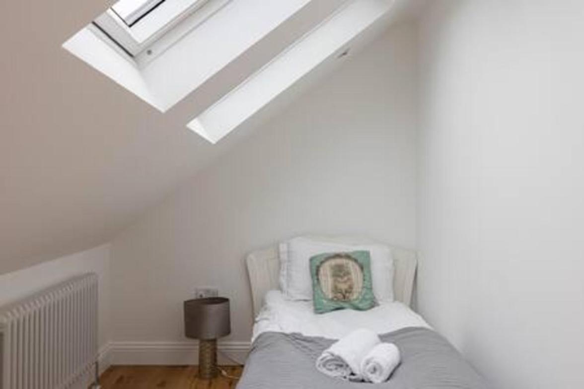 Tudor House - Kingston Luxury 5 Bed * Richmond (Greater London)