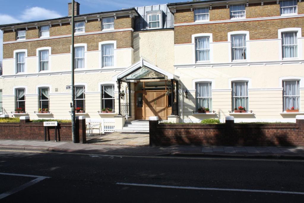 Richmond 4*