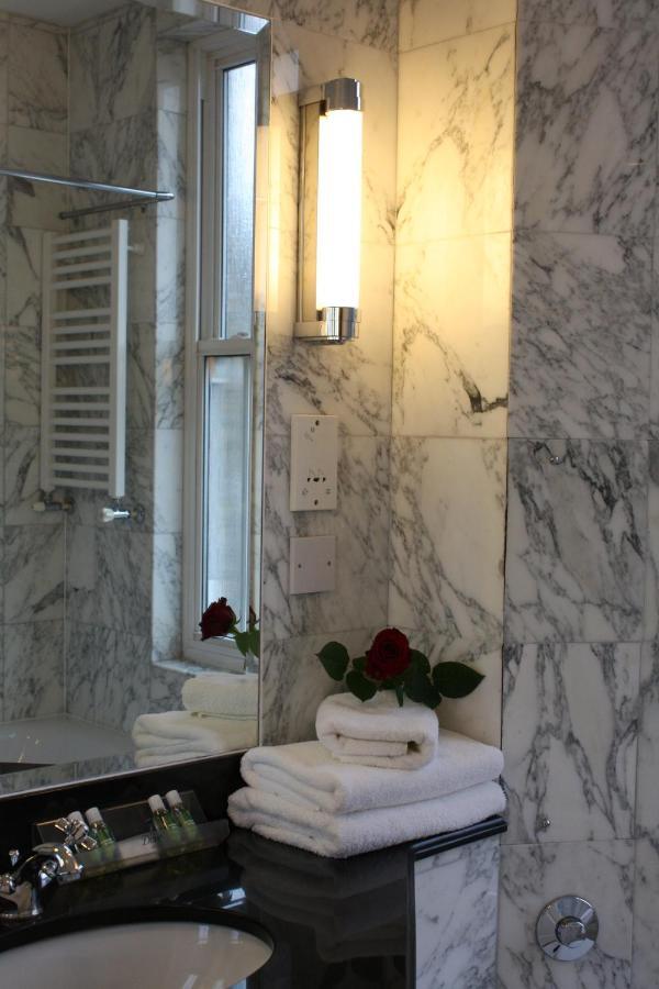 Richmond Hotel 4*