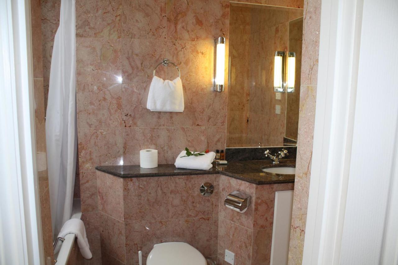 Richmond Hotel 4*